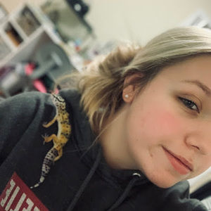 Meet your Posher, Abigail